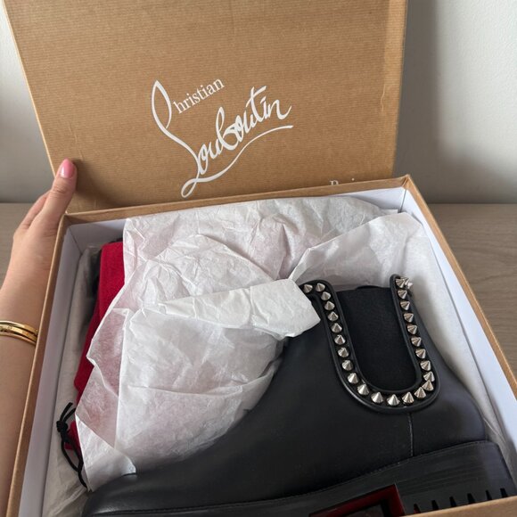 NWT Christian Louboutin Capahutta Chelsea Boots Black Calf Leather Silver Spikes - Picture 4 of 11